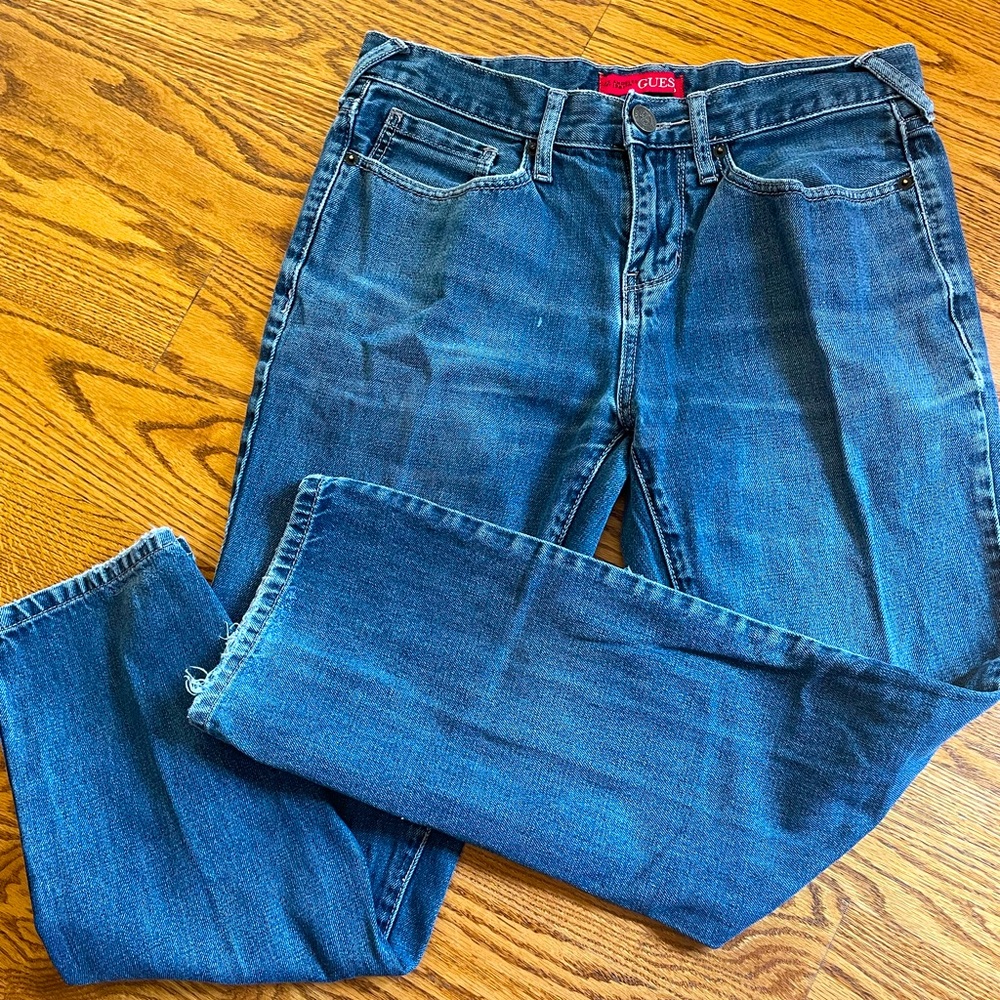 Guess Women’s 31  Slim Straight Jeans